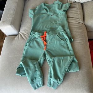 figs scrubs set xs and xxs